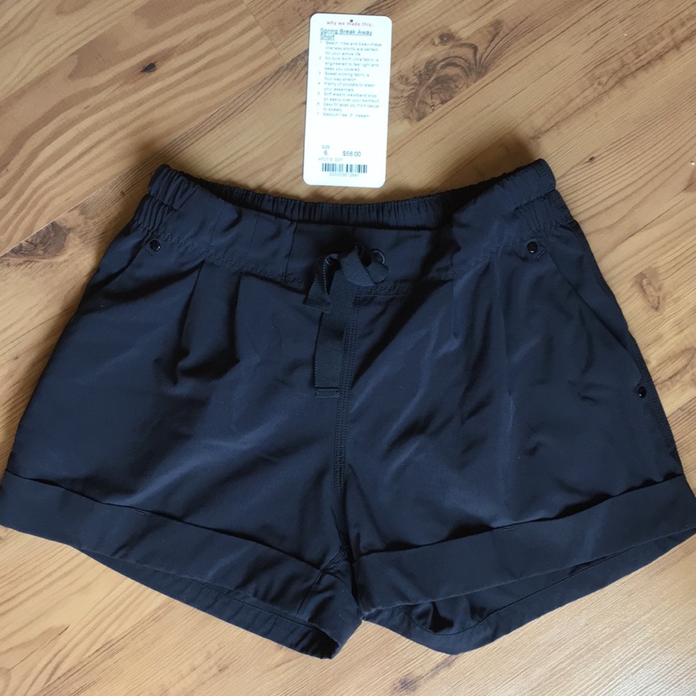 Lululemon Spring Break Away Short